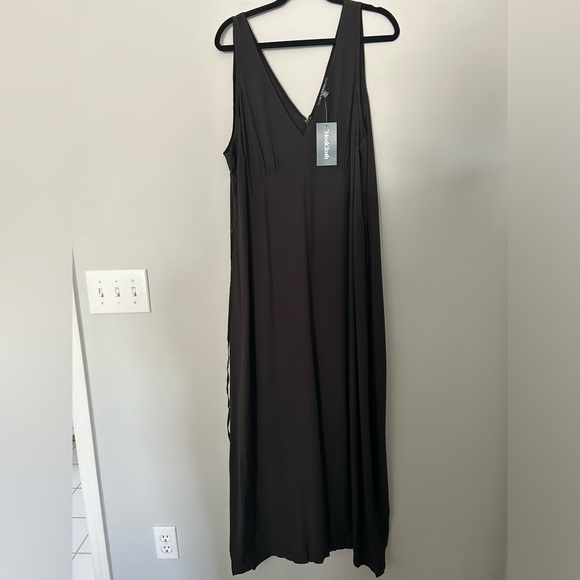 NWT ModCloth Bon Voyage V-Neck Jumpsuit Black - Picture 3 of 9